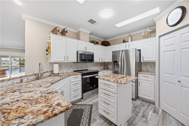 17520 AZALEA LN, Fort Myers Beach, FL 33931