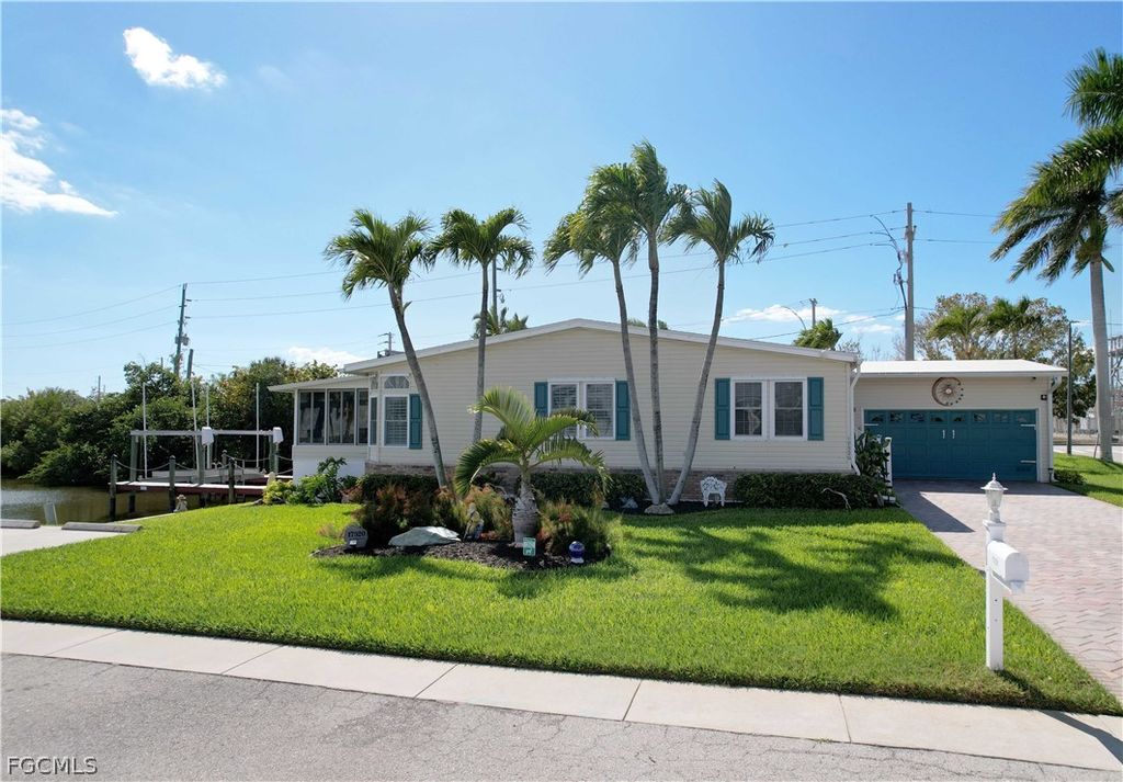 17520 AZALEA LN, Fort Myers Beach, FL 33931