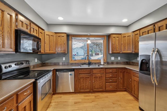 2357 Northern Hills Court NE, Rochester, MN 55906