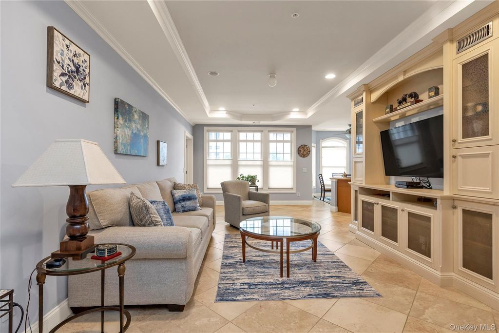578 Pacing Way, Westbury, NY 11590 — exterior