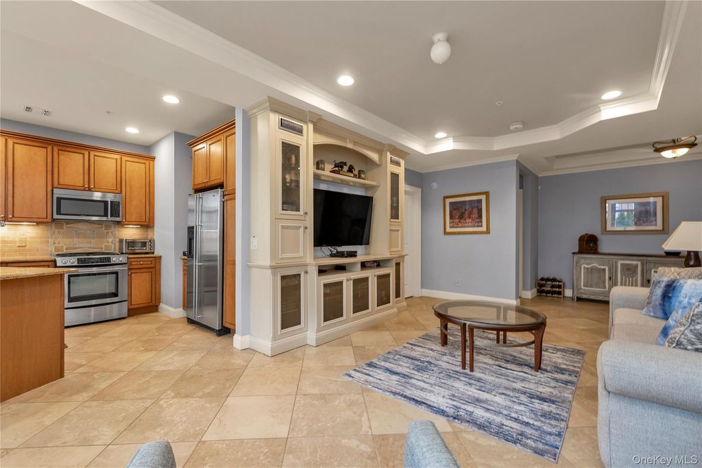 578 Pacing Way, Westbury, NY 11590 — photo 5