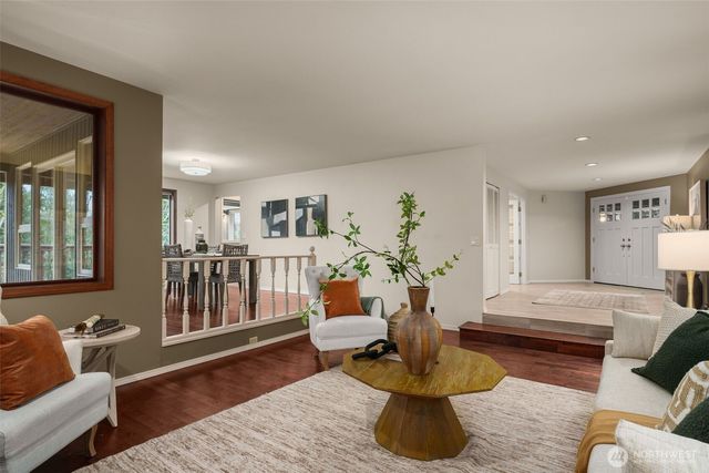 4230 212th Avenue NE, Sammamish, WA 98074