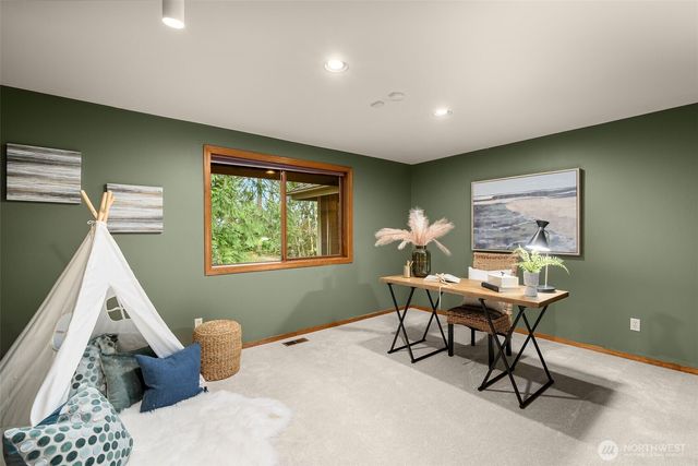 4230 212th Avenue NE, Sammamish, WA 98074