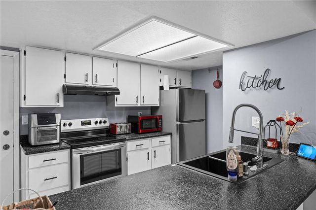 8475 Woodgrove Drive, Washington Twp, OH 45458