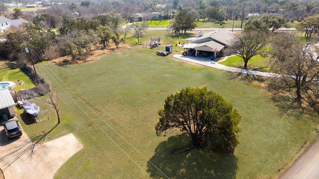 201 Retha DR, Dripping Springs, TX 78620