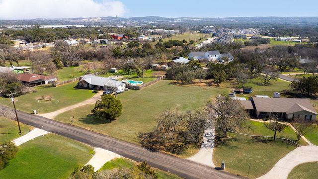 201 Retha DR, Dripping Springs, TX 78620