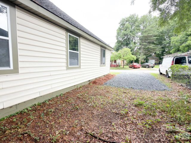 1904 Hemlock Avenue, Gastonia, NC 28054