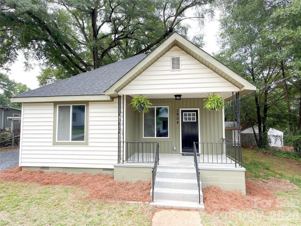 1904 Hemlock Avenue, Gastonia, NC 28054