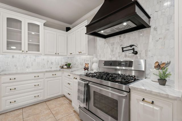 13907 Jbk Memorial Drive, Willis, TX 77318