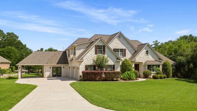 13907 Jbk Memorial Drive, Willis, TX 77318