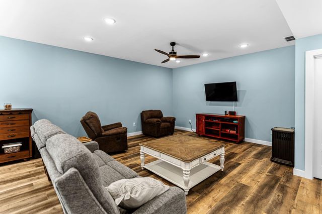 17382 EMILY CT. CT, Boonville, MO 65233