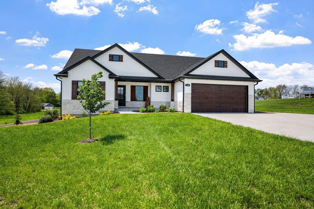 17382 EMILY CT. CT, Boonville, MO 65233