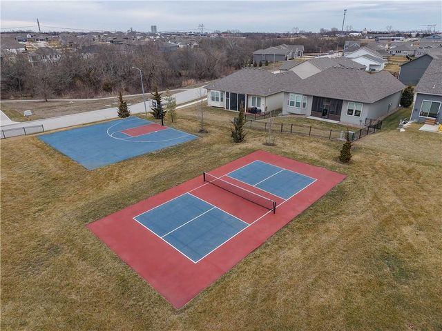 21011 W 188th Terrace, Spring Hill, KS 66083