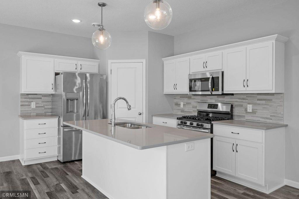 2617 Ivan Avenue NE, Saint Michael, MN 55376 — photo 2