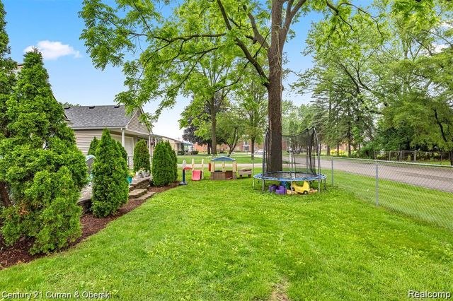 29118 Clarita Street, Livonia, MI 48152