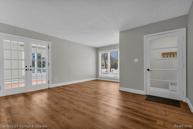 29118 Clarita Street, Livonia, MI 48152