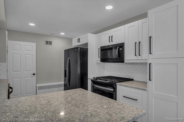 29118 Clarita Street, Livonia, MI 48152