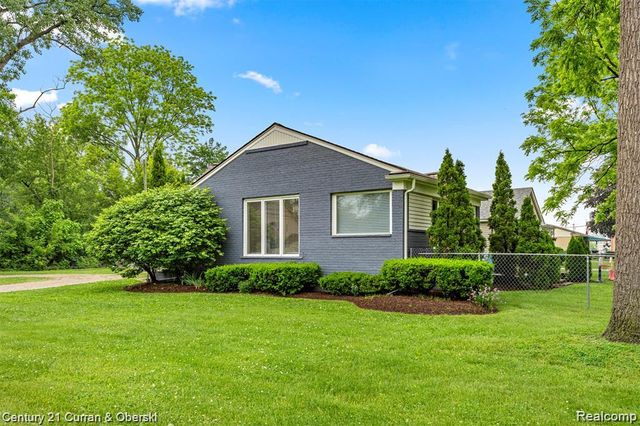 29118 Clarita Street, Livonia, MI 48152