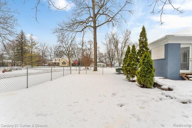 29118 Clarita Street, Livonia, MI 48152