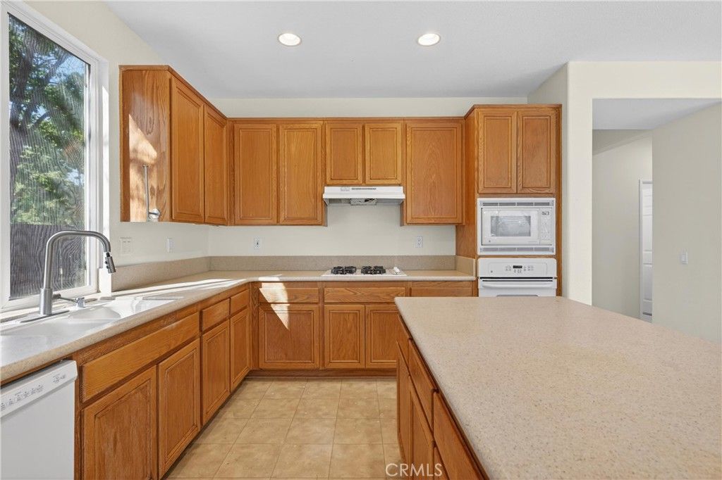 Image 12 of property listing at 24501 Corte Rojelio, Murrieta, CA 92562