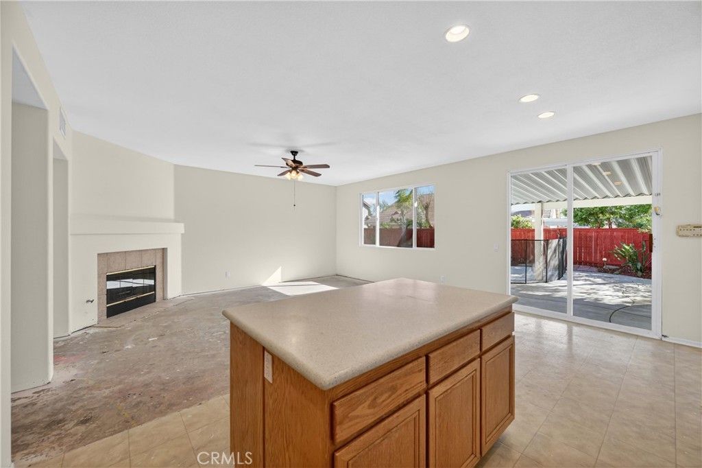 Image 8 of property listing at 24501 Corte Rojelio, Murrieta, CA 92562