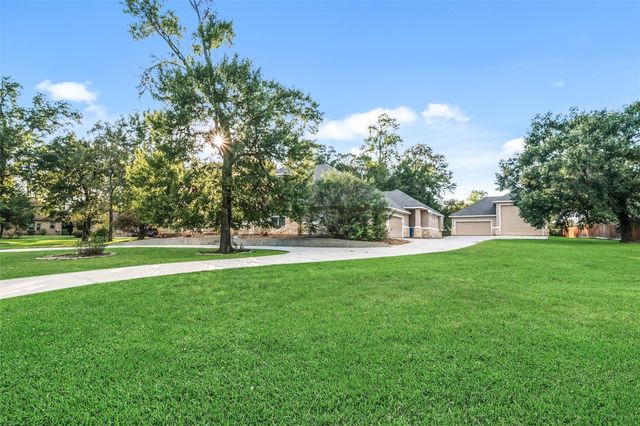 12195 N Lake Vista Drive, Willis, TX 77318