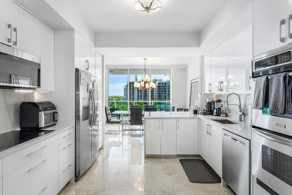 Image 13 of property listing at 550 SE Mizner Boulevard B-707, Boca Raton, FL 33432