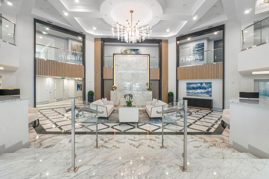 Image 32 of property listing at 550 SE Mizner Boulevard B-707, Boca Raton, FL 33432