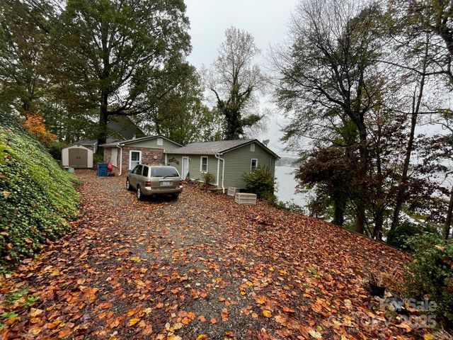 6604 Harbor Lane, Conover, NC 28613