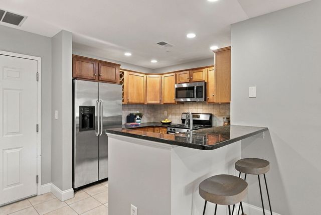 120 Wyllis Avenue 104, Everett, MA 02149