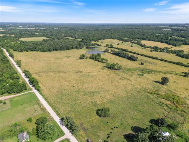 000 Spring Grove Road, Elkland, MO 65644