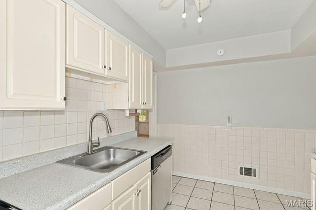 7080 S Villanova Drive, Affton, MO 63123