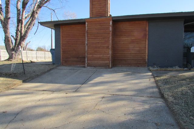 2620 Edgewood Drive, Edmond, OK 73013