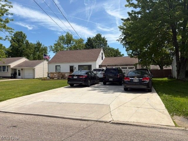 139 Dehoff Drive, Austintown, OH 44515