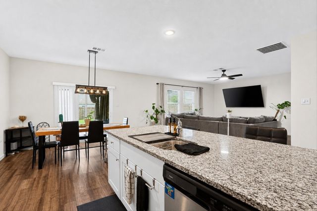 1324 Fleckman Drive, Fort Worth, TX 76052