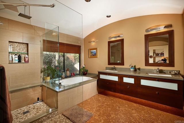 974 Summer Holly Lane, Encinitas, CA 92024