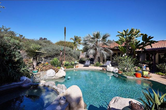 974 Summer Holly Lane, Encinitas, CA 92024