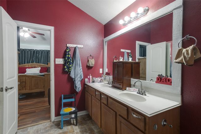 9124 Alabama Street, Joshua, TX 76058