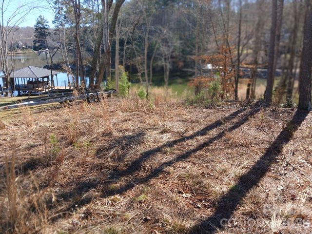 5747 Lake Pointe Drive, Granite Falls, NC 28630