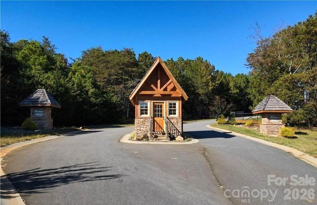 5747 Lake Pointe Drive, Granite Falls, NC 28630