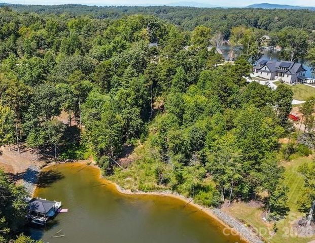 5747 Lake Pointe Drive, Granite Falls, NC 28630