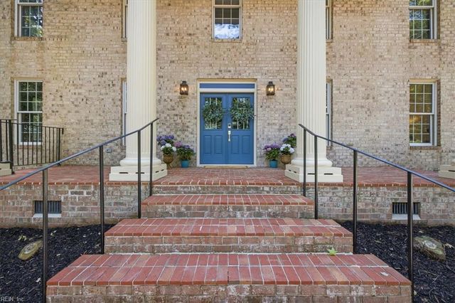2628 Shorehaven DR, Virginia Beach, VA 23454