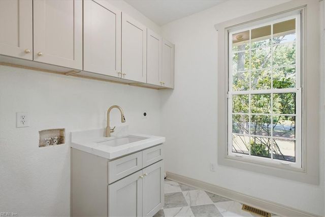 2628 Shorehaven DR, Virginia Beach, VA 23454