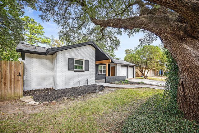 10259 Old Orchard Road, La Porte, TX 77571