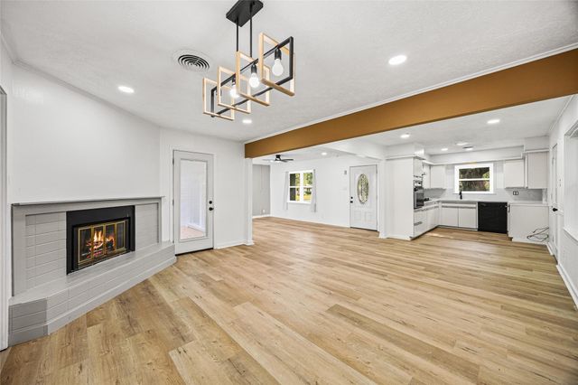 10259 Old Orchard Road, La Porte, TX 77571