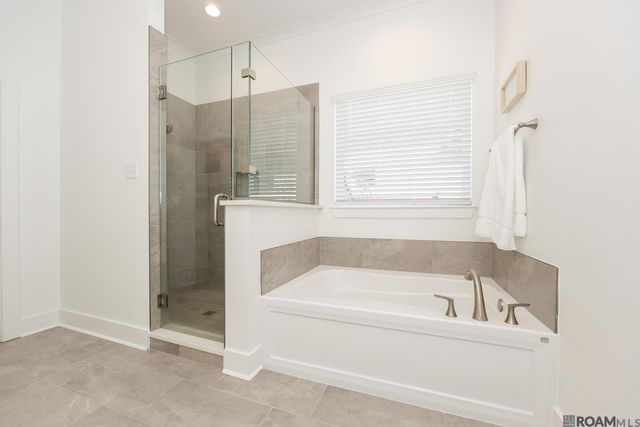 10151 Oak Colony Dr, Baton Rouge, LA 70817