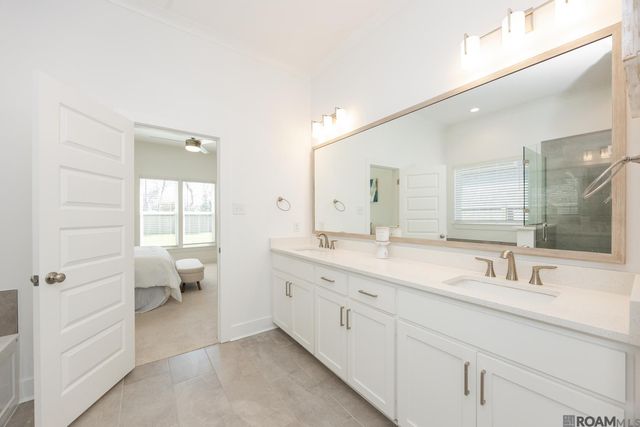 10151 Oak Colony Dr, Baton Rouge, LA 70817