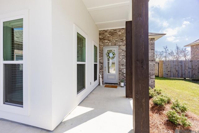10151 Oak Colony Dr, Baton Rouge, LA 70817