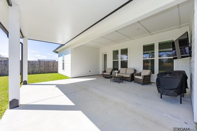 10151 Oak Colony Dr, Baton Rouge, LA 70817