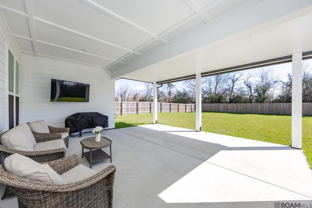 10151 Oak Colony Dr, Baton Rouge, LA 70817